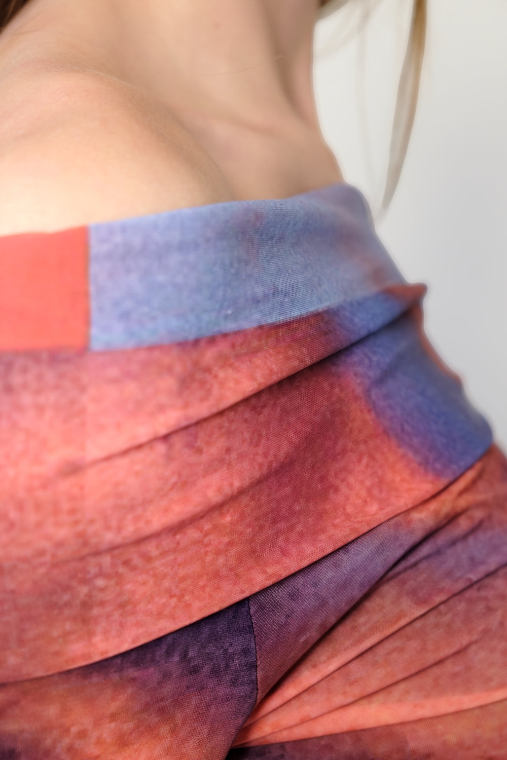 MESH BOAT-NECK TOP - Exclusive artistic print